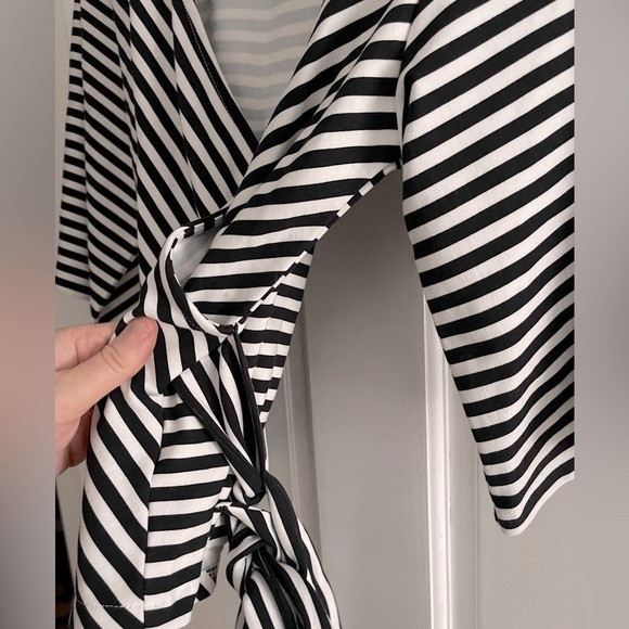 Express Stripe Wrap Blouse Small NWOT - Picture 4 of 6